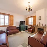 Casa Amarela, 9-room House * Barra