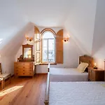 Casa Amarela, 9-room House * Barra