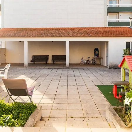 Дом отдыха Casa Amarela, 9-room House *