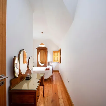 Casa Amarela, 9-room House Vakantiehuis *