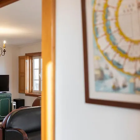 Casa Amarela, 9-room House Vakantiehuis *