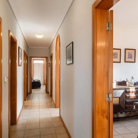 Casa Amarela, 9-room House *