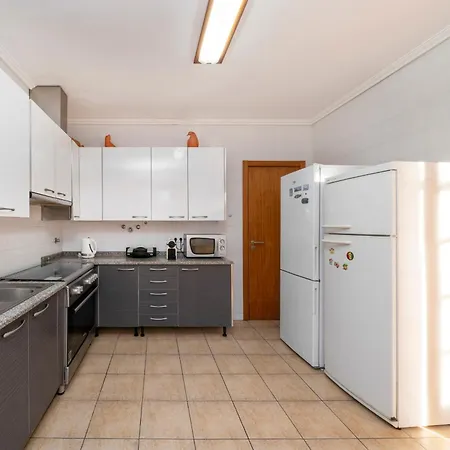 Vakantiehuis Casa Amarela, 9-room House