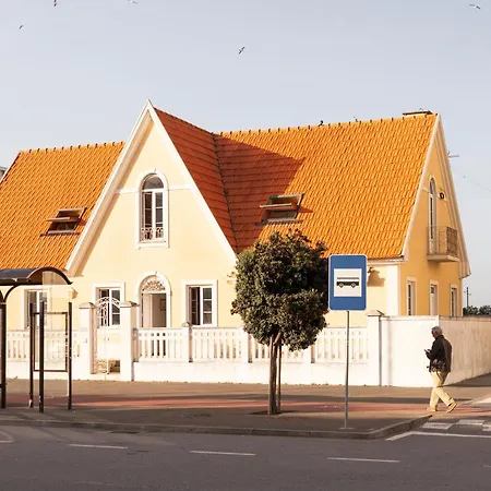 Casa Amarela, 9-room House Дом отдыха *