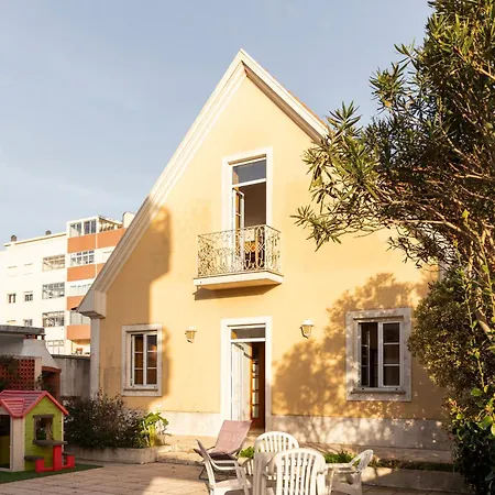 Casa Amarela, 9-room House Barra