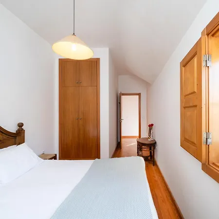 Vakantiehuis Casa Amarela, 9-room House *