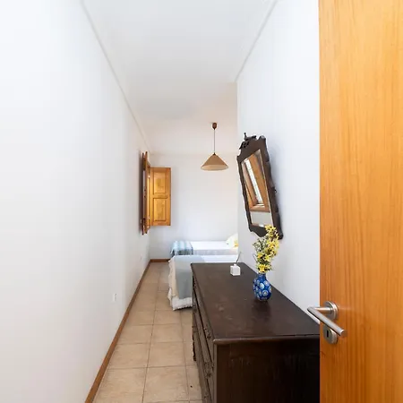 Vakantiehuis Casa Amarela, 9-room House