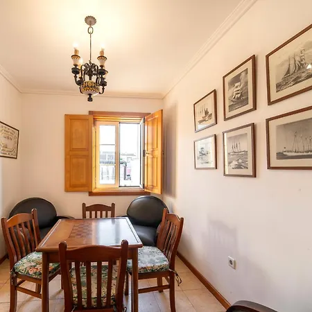 Casa Amarela, 9-room House