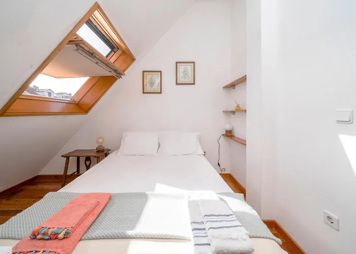 Casa Amarela, 9-room House בית נופש Barra