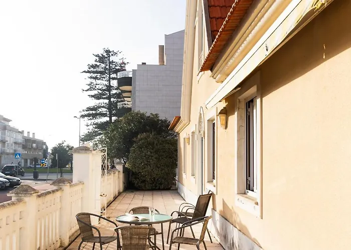 Casa Amarela, 9-room House בית נופש *