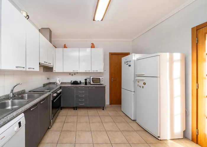 בית נופש Casa Amarela, 9-room House