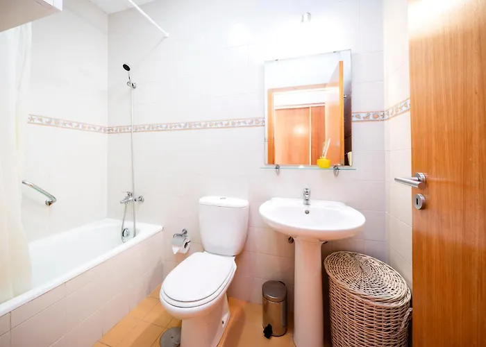 בית נופש Casa Amarela, 9-room House Barra